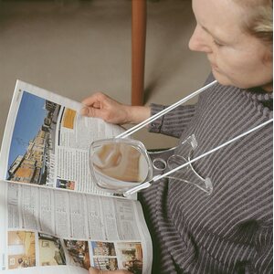 Suurennuslasi kaulaan/ käsityösuurennuslasi